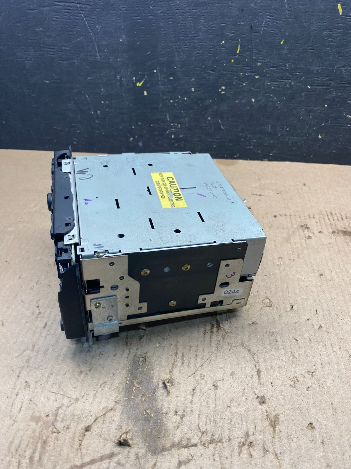 2003-2004 Lincoln Aviator Am Fm CD Player Radio Receiver OEM q9230 DG3