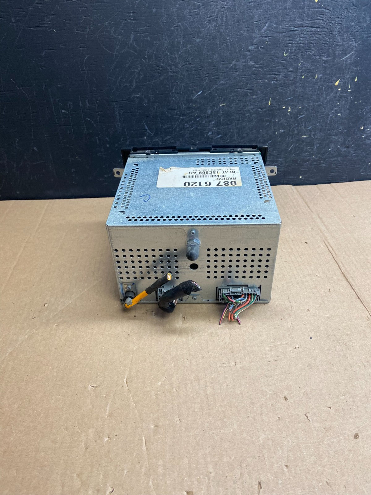 2004 to 2008 Ford F150 Mustang Radio Stereo Audio AM/FM ae4385 DG3