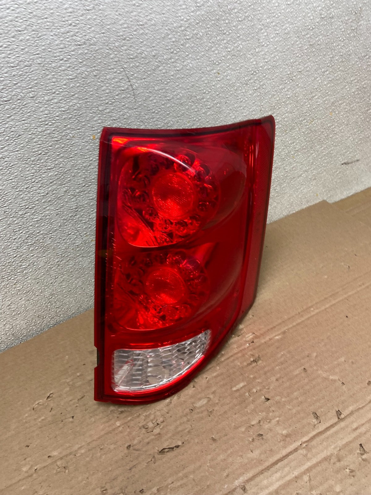 2011 - 2018 Dodge Grand Caravan Right Passenger RH Tail Light Led AB1429 DW2