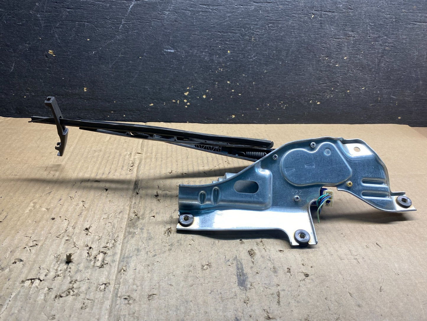 2010 to 2013 Subaru Forester Rear Windshield Washer Wiper Motor AB03695