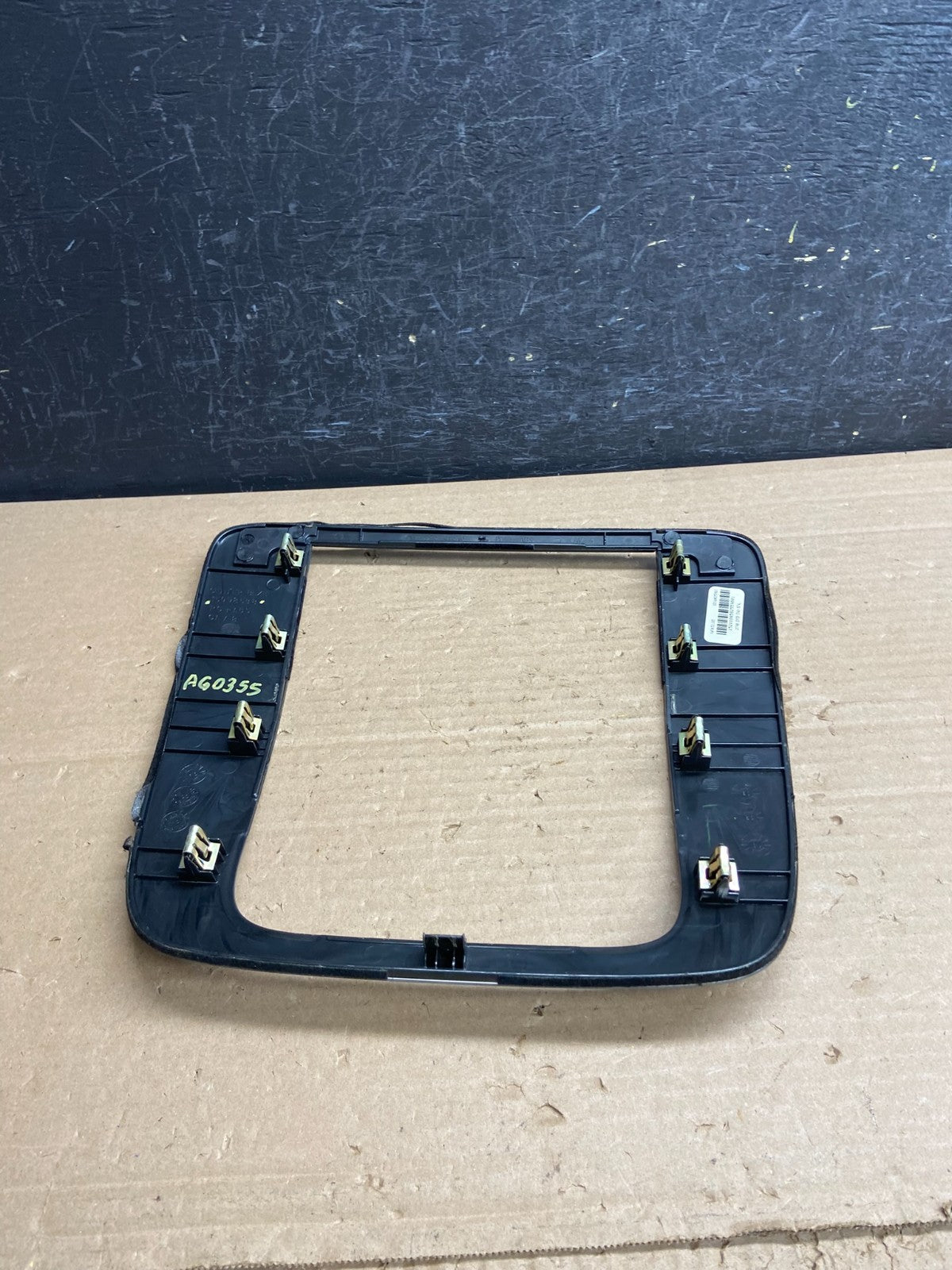 2007-2014 GMC Yukon Tahoe Center Dash Radio Bezel Pedal Traction Trim AG0355 DG3