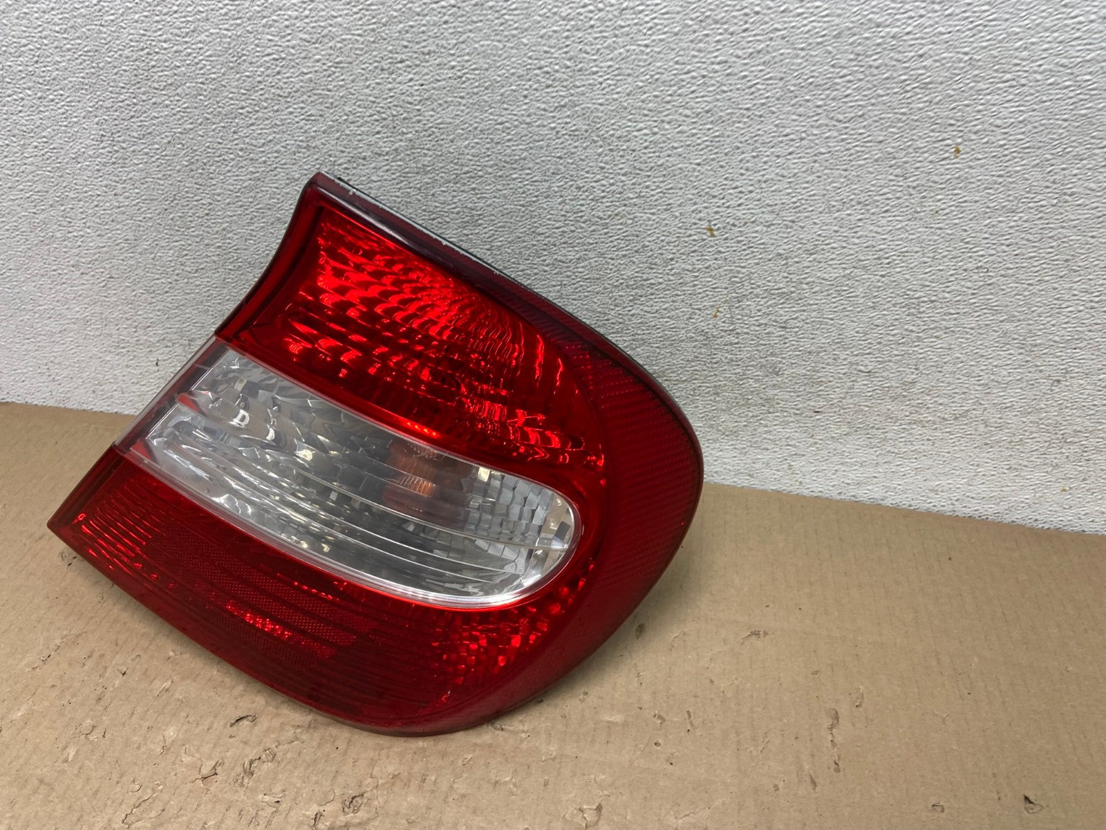 2002 2003 2004 Toyota Camry Tail Light Right Passenger Rh Side AG5936 LK1