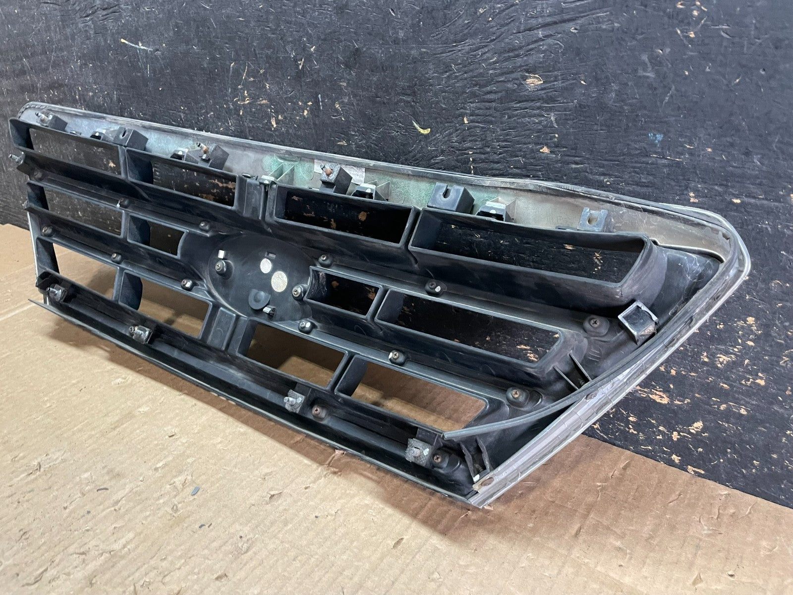 2007 to 2008 Kia Sorento Front Upper Grill Grille AB3219 DG9
