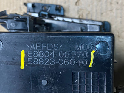2007 - 2011 Toyota Camry Console Center Storage Dash 58804-06370 S2979 DG6