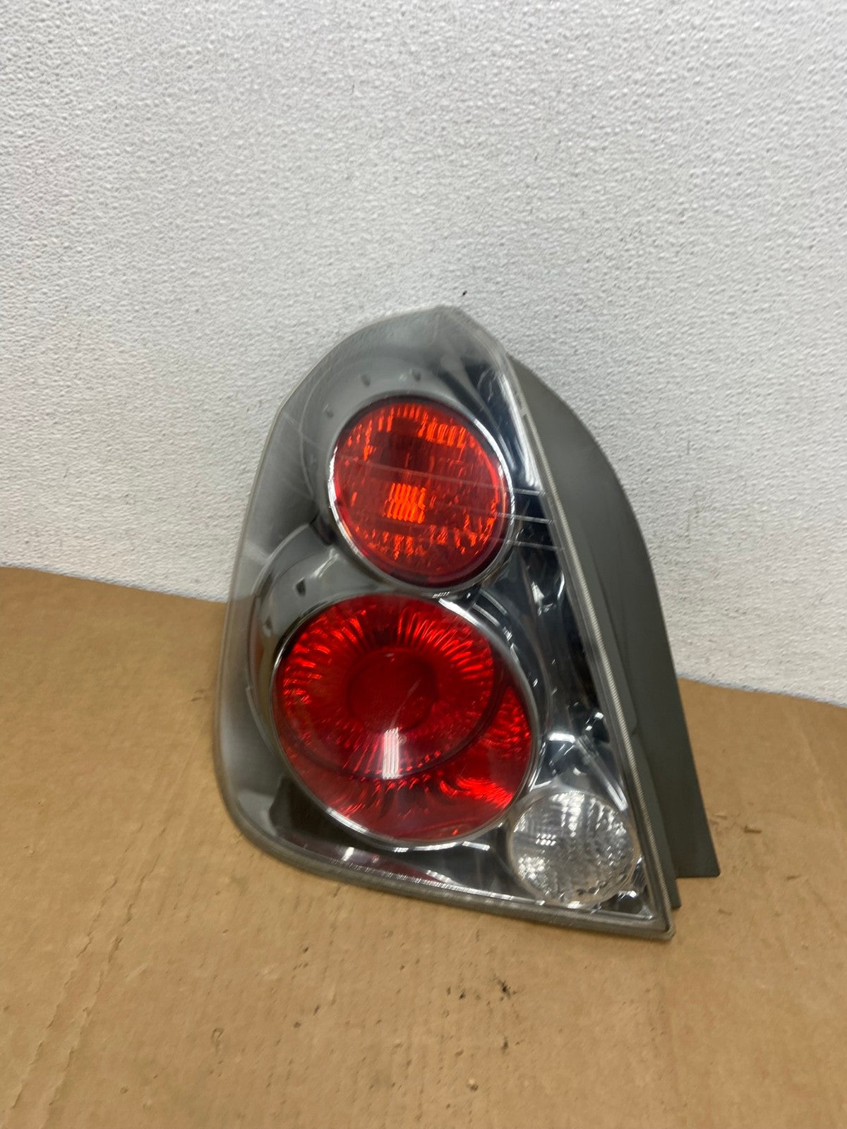 2005 to 2006 Nissan Altima Left Driver Side Tail Light AC8437 LK0