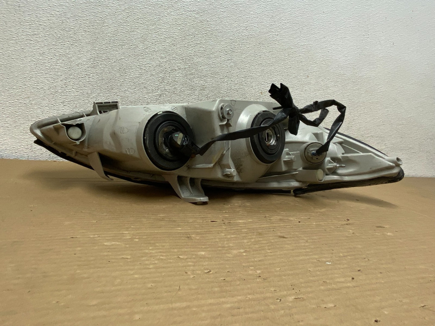2002 2003 2004 Toyota Camry Left Driver Lh Side Halogen Headlight AG8953 DW9