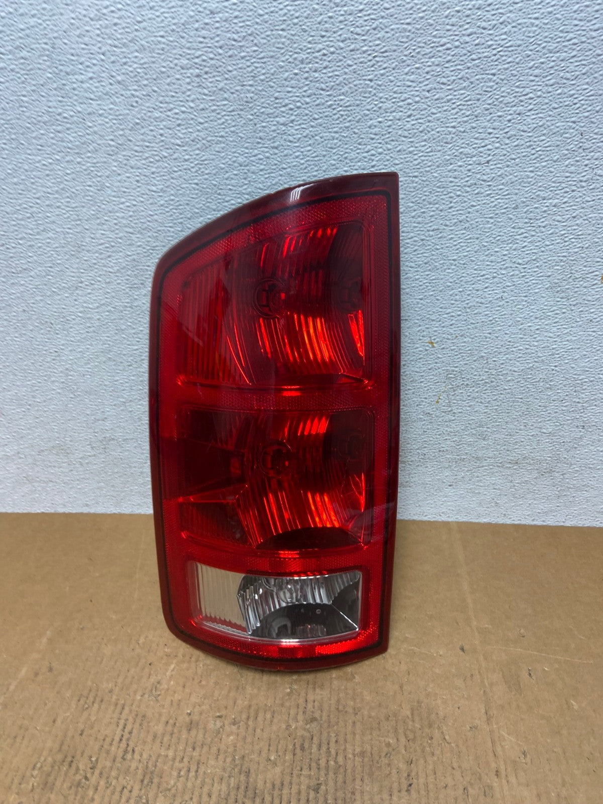 2002 to 2006 Dodge Ram 1500 Left Driver side Tail Light AE0206 LK0