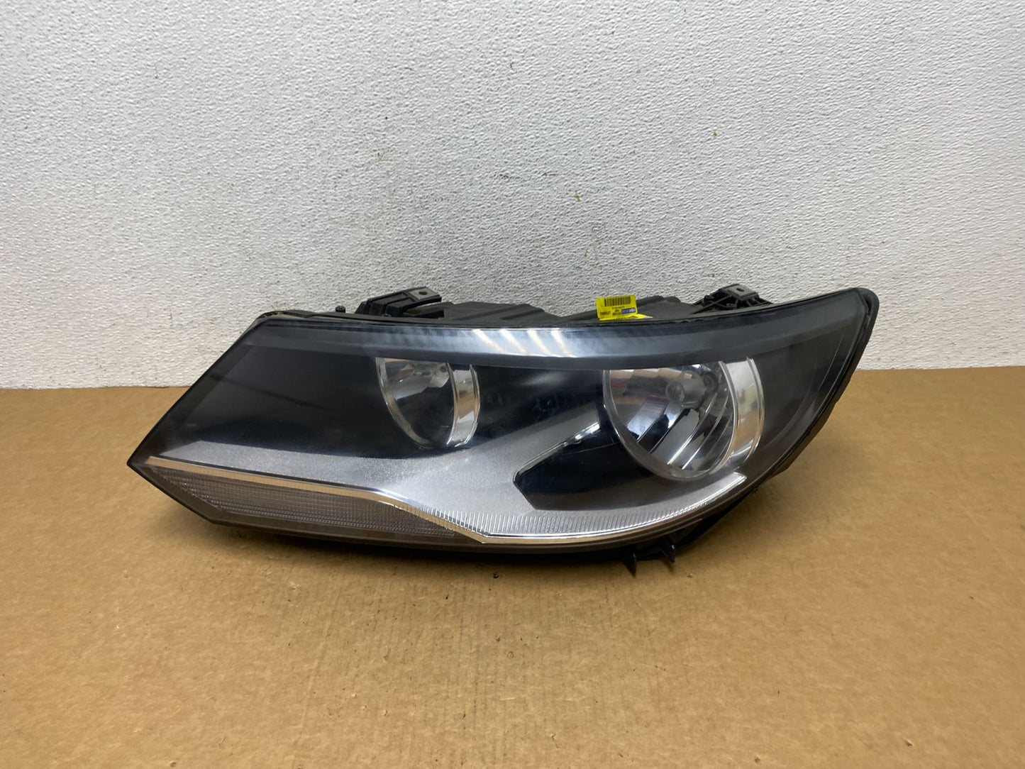 2012 to 2018 Volkswagen Tiguan Left Driver LH Halogen Headlight AD4581 DW0