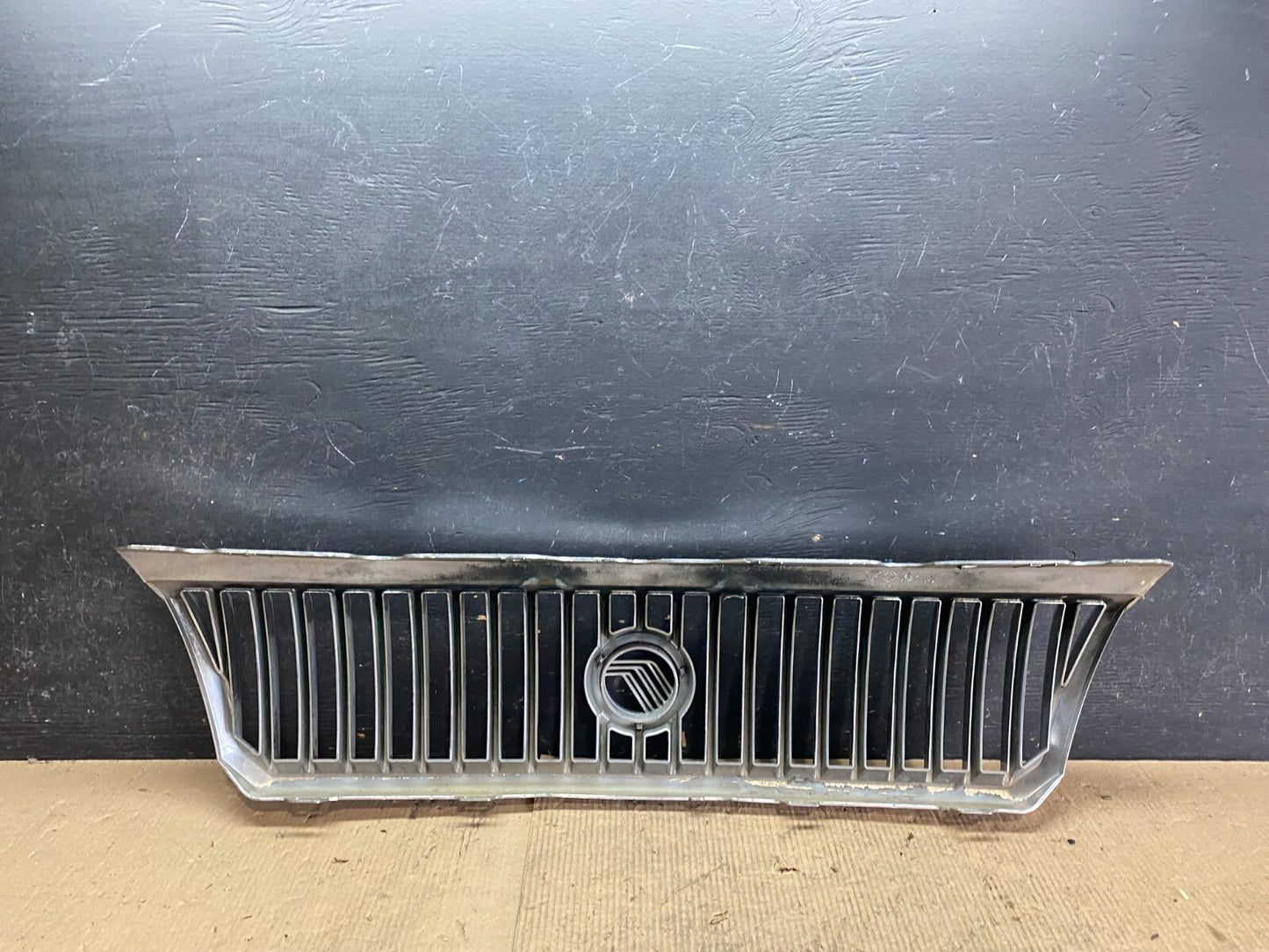 2002 to 2005 Mercury Mountaineer Front Upper Grill Grille Oem N5400 DG11