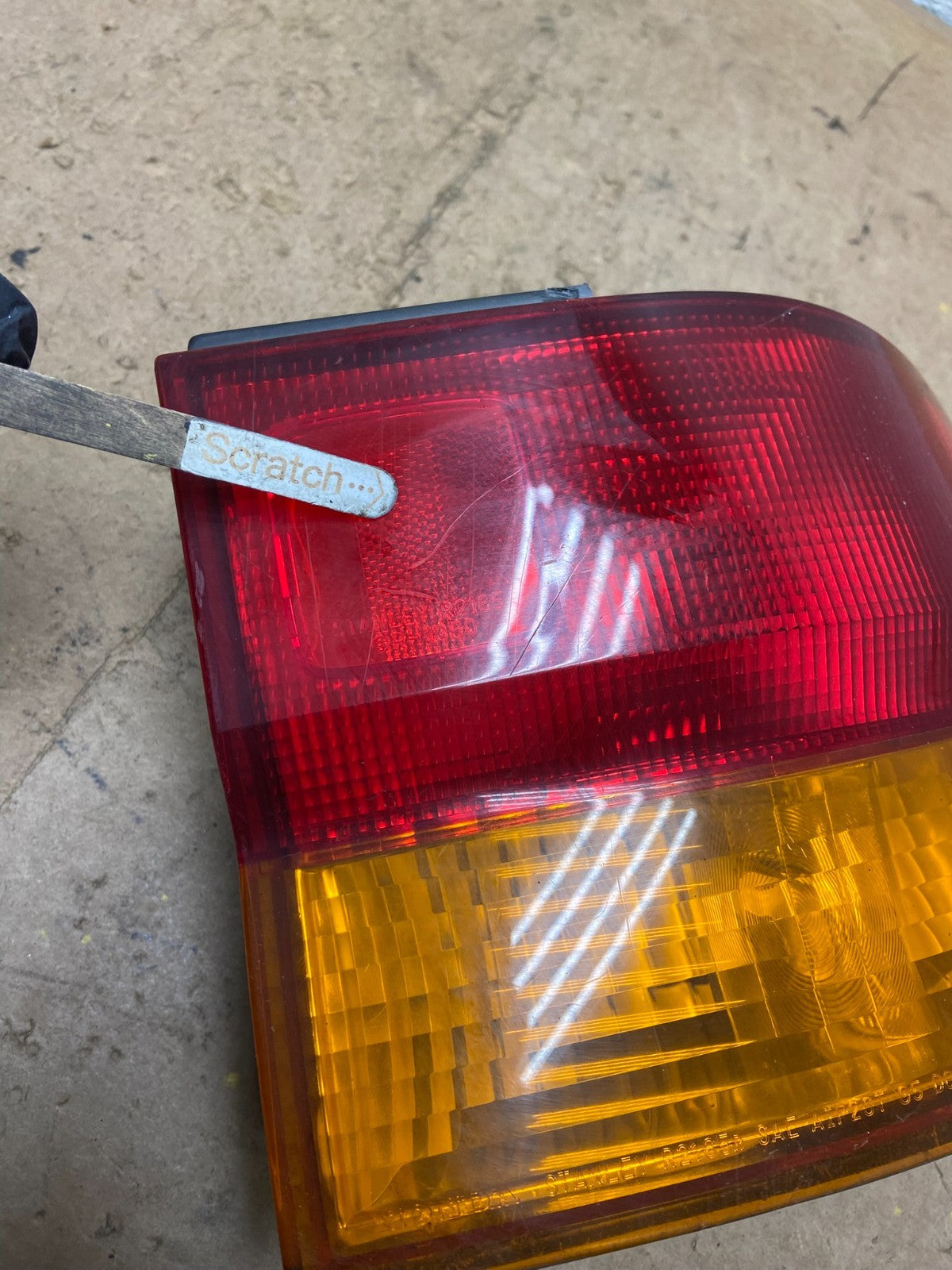 2002 2003 2004 Honda Odyssey Right Passenger Side Tail Light Oem X8932 DW3
