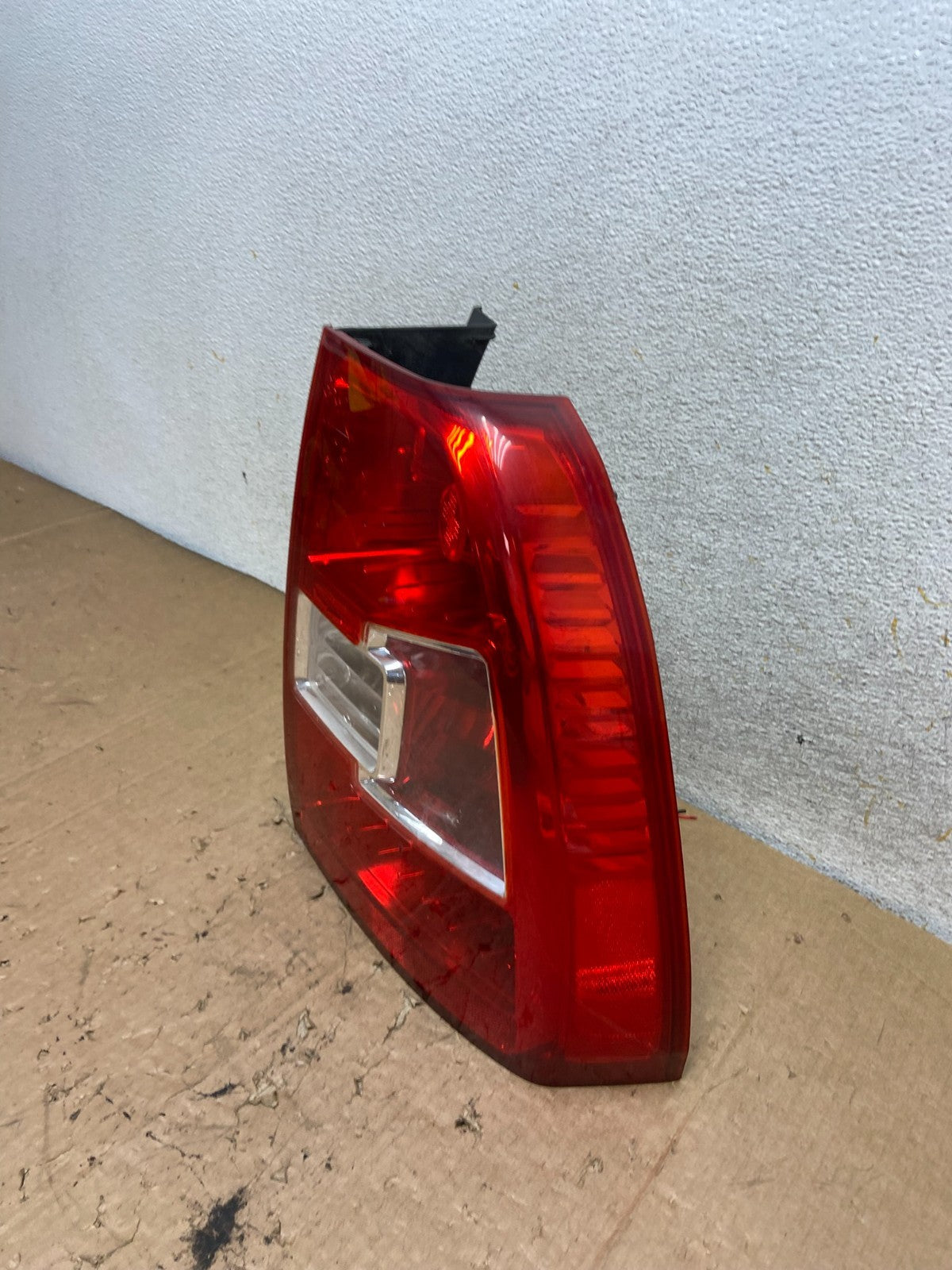 2009 to 2010 Kia Sportage Right Passenger RH Side Tail Light AI9321 DW1