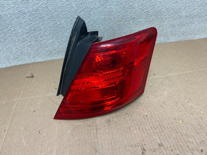 2014 to 2018 Ford Taurus Interceptor Right Passenger RH Tail Light OEM Y2604 DW0