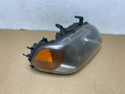 2000 - 2006 Mitsubishi Montero Right Passenger Side Headlight Halogen AG2004 DW2