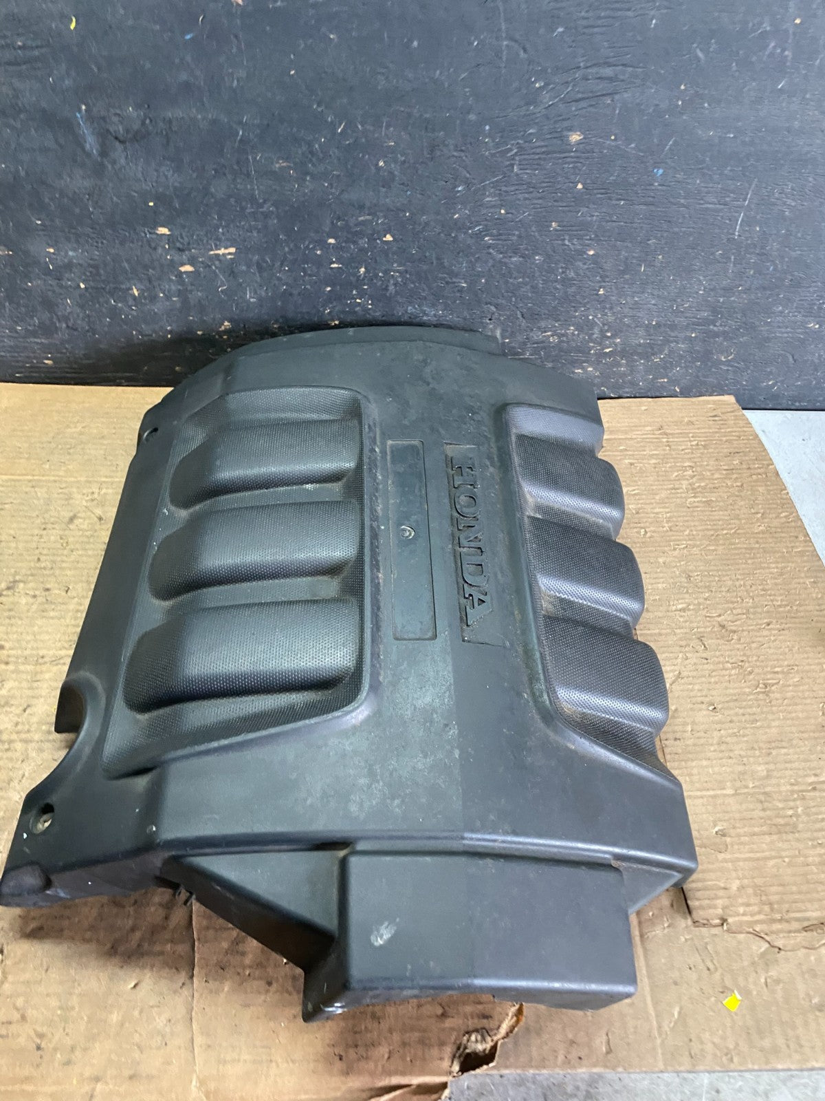 2005 to 2007 Honda Odyssey Black Engine Cover OEM Q9828 DG2