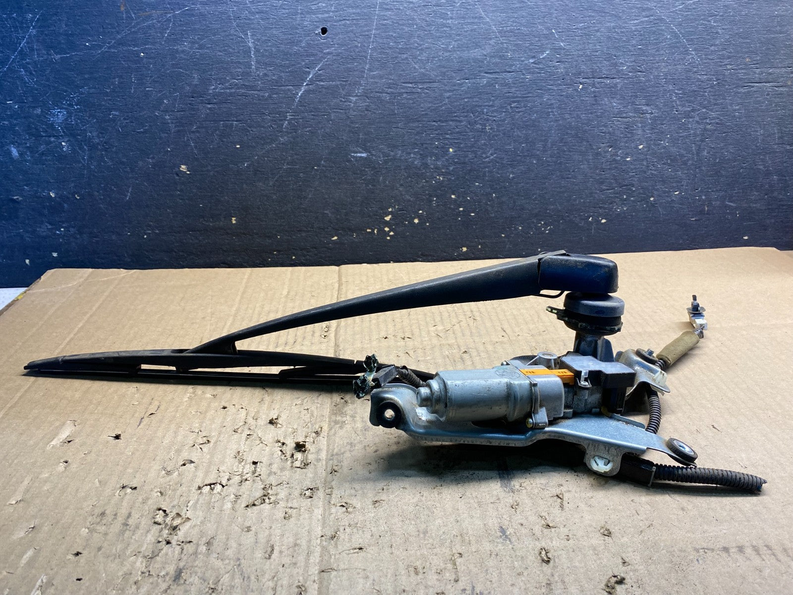 2010 to 2013 Honda Insight Rear Wiper Motor AB03951