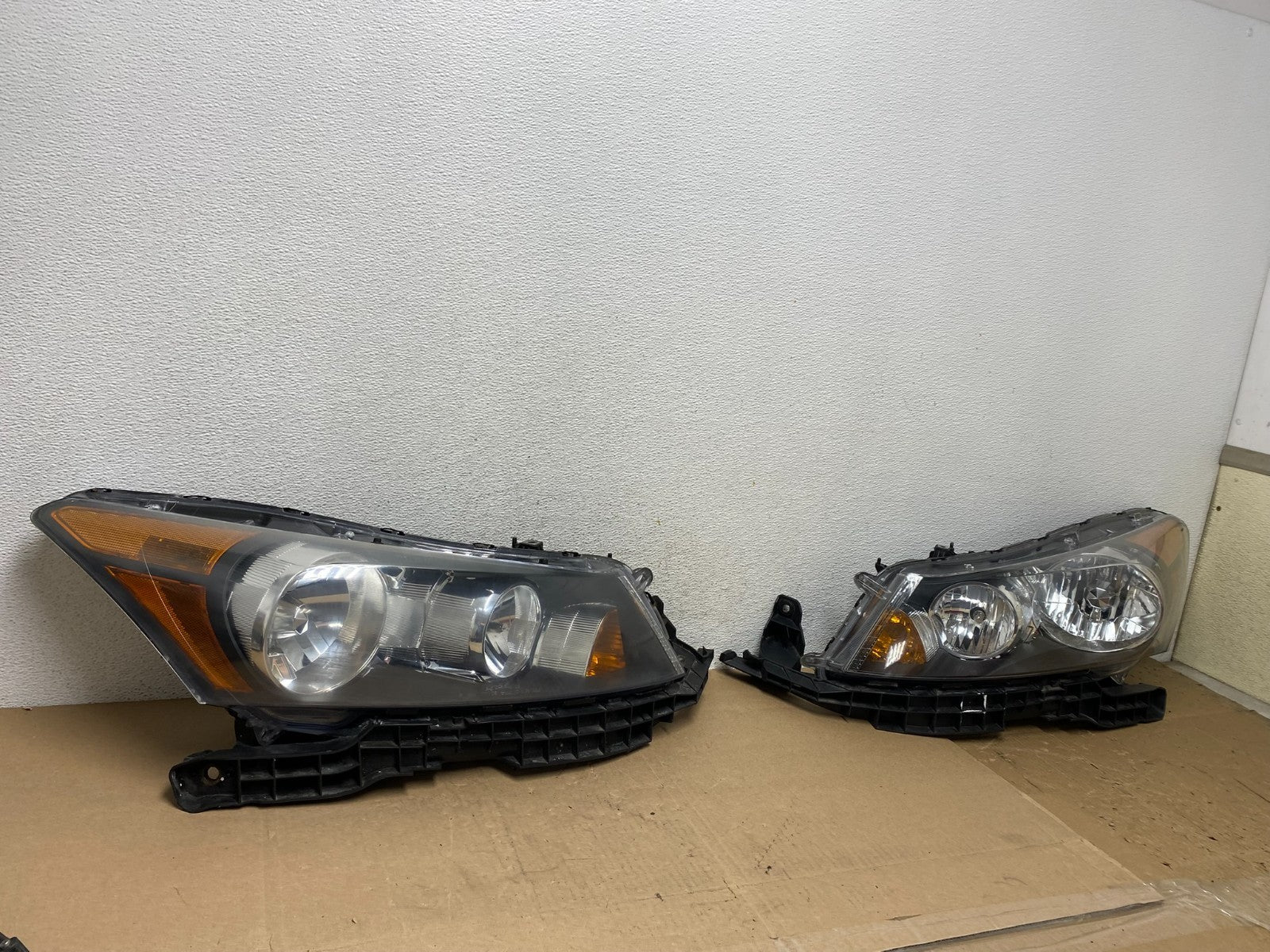 2008 to 2012 Honda Accord Sedan Left+Right Set Halogen Headlights AE6699 DW2