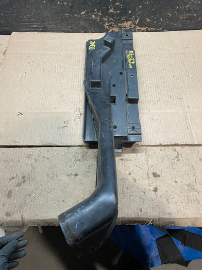 2003 to 2007 Nissan Murano Upper Air Intake Duct X7685 DG7