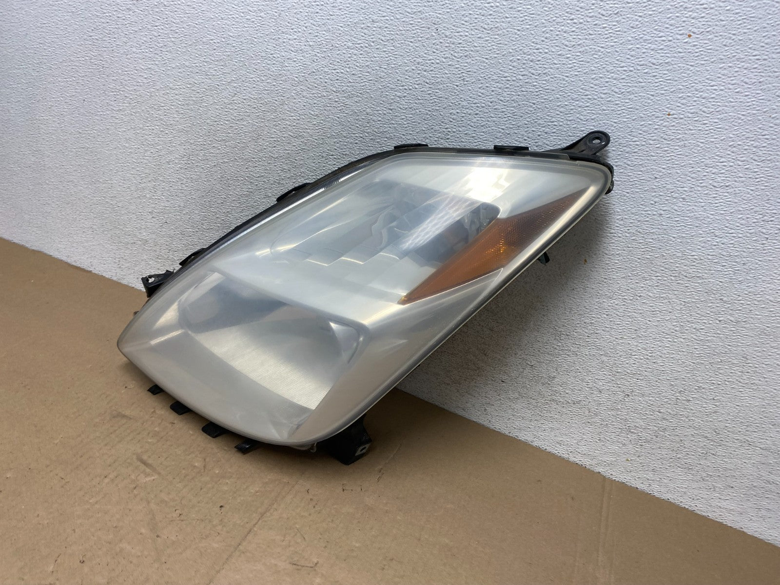 2004 - 2005 Toyota Prius Left Driver Lh Halogen Headlight AG4614 DW1