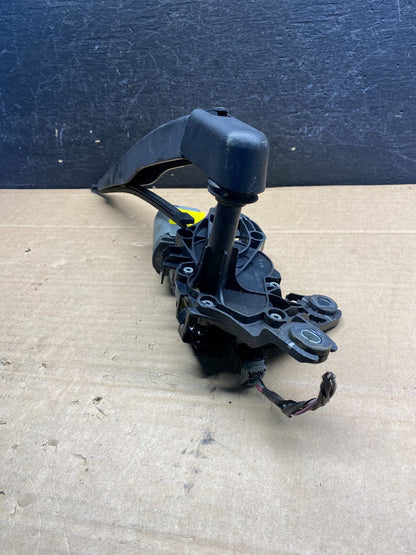 2011 to 2019 Ford Explorer Rear Windshield Wiper Motor ae8201 DG4