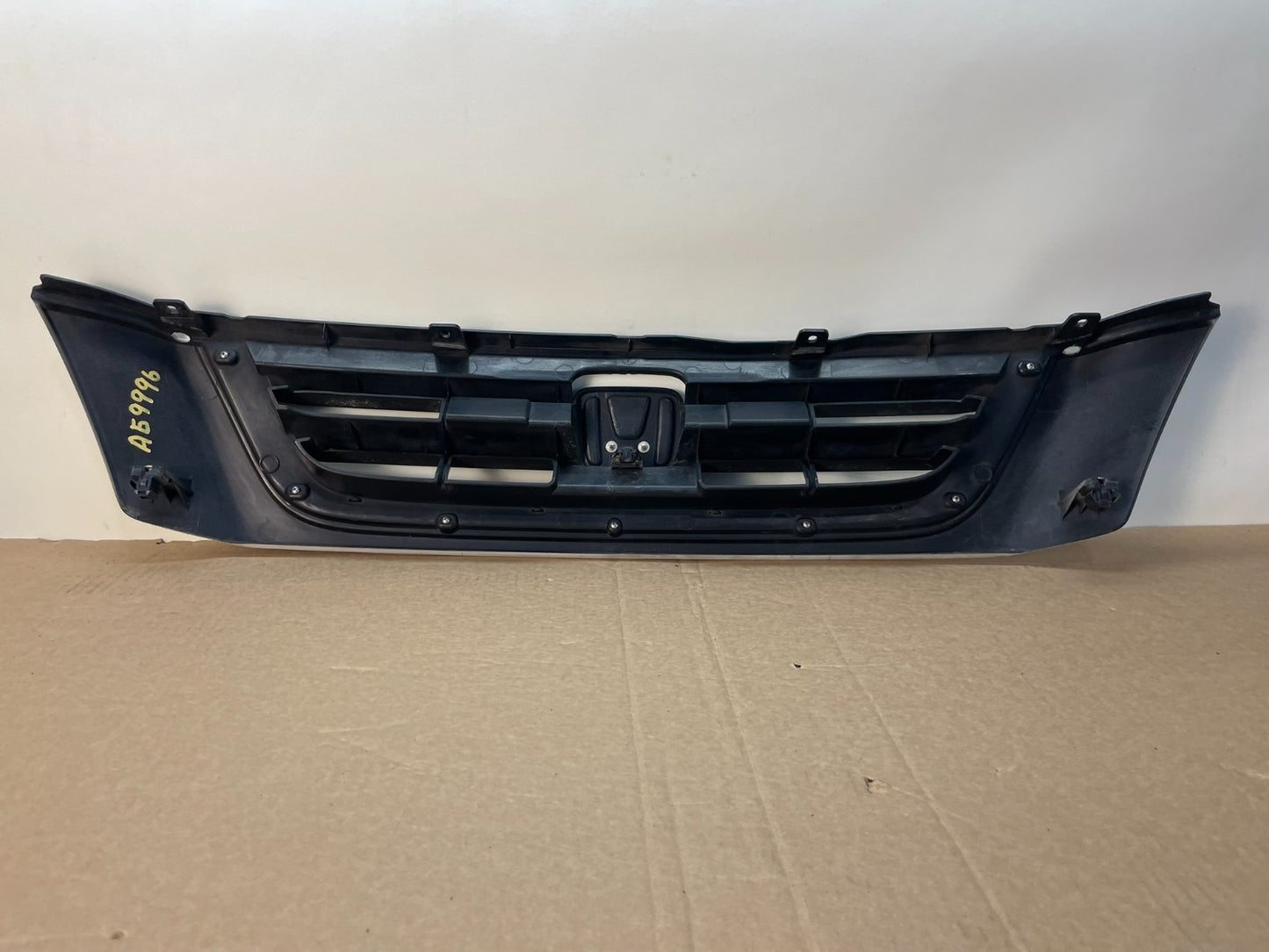 1997 to 2001 Honda CR-V CRV Front Upper Grille Grill AG9996 DG3