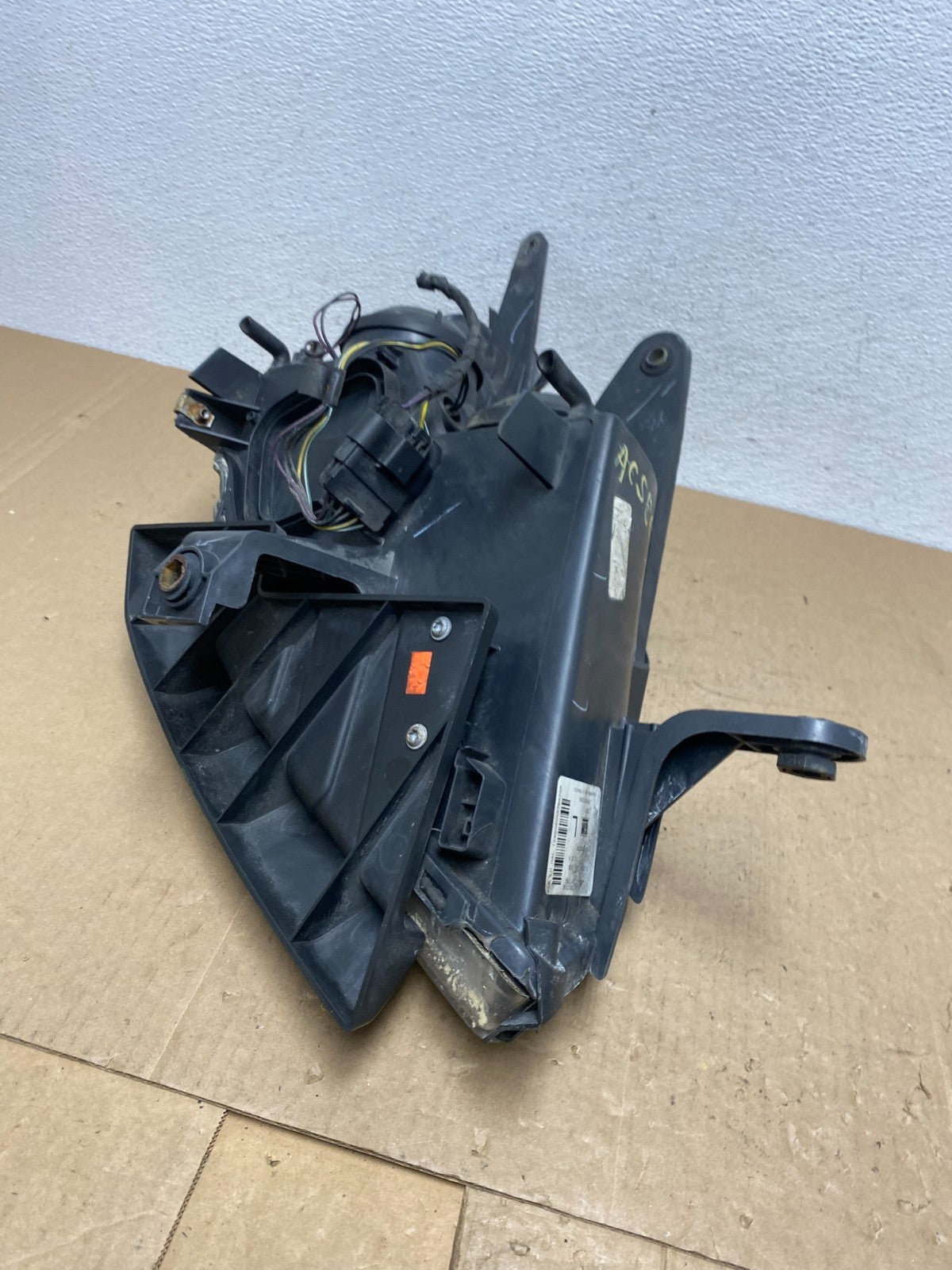 2007 to 2010 Saturn Outlook Left Driver LH Halogen Headlight AC5862 DW6