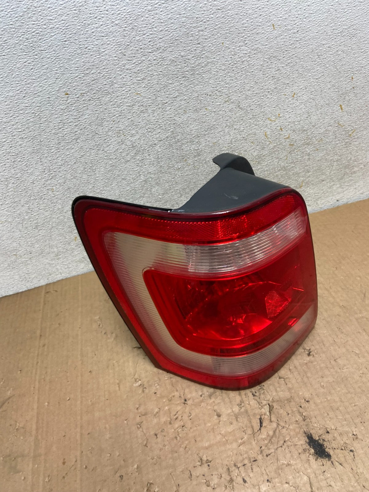 2008 to 2012 Ford Escape Left Driver LH Side Tail Light AI9194 LK2