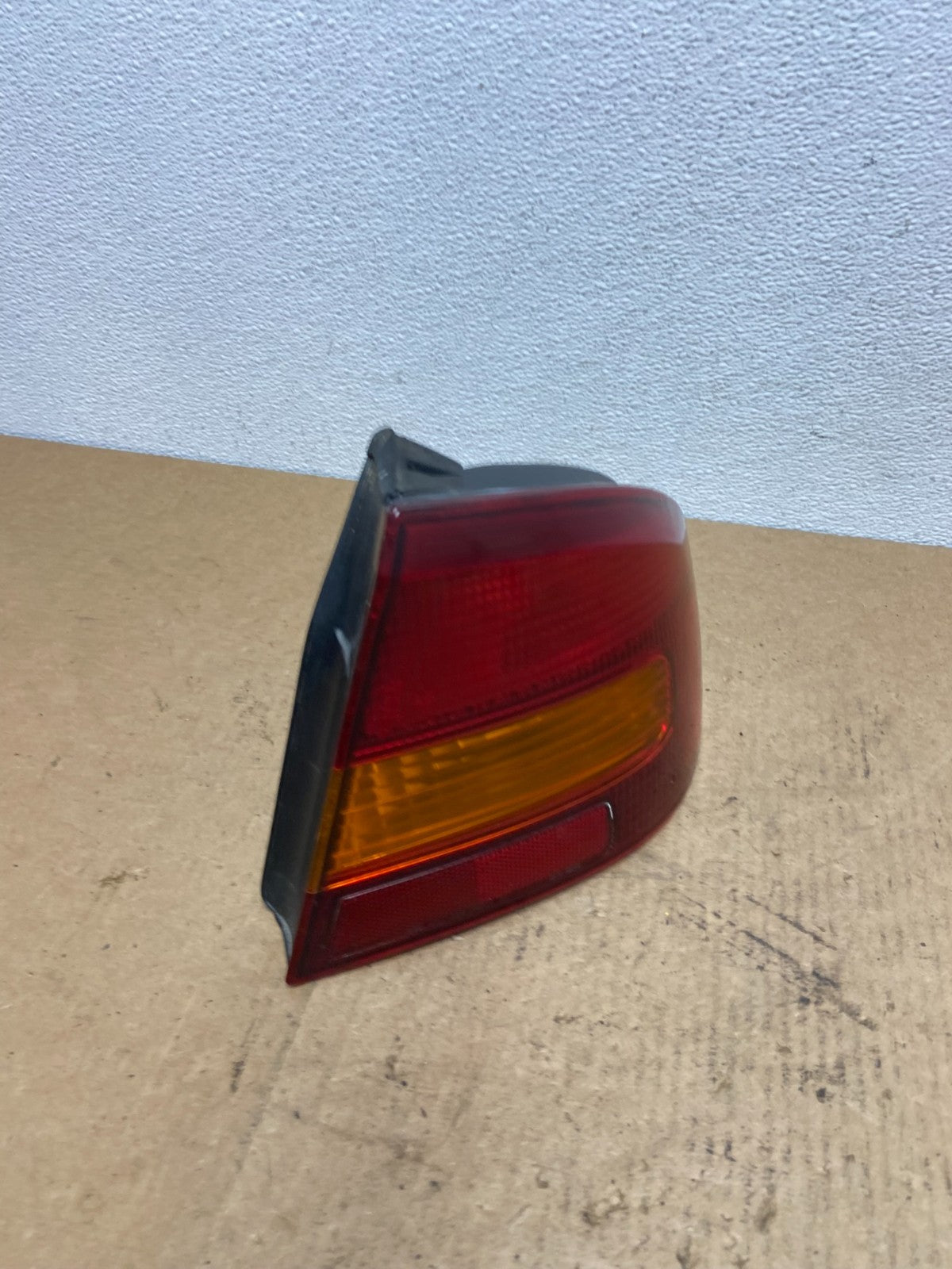 2000 to 2004 Subaru Legacy Right Passenger Rh Side Tail Light AC3217 DW2