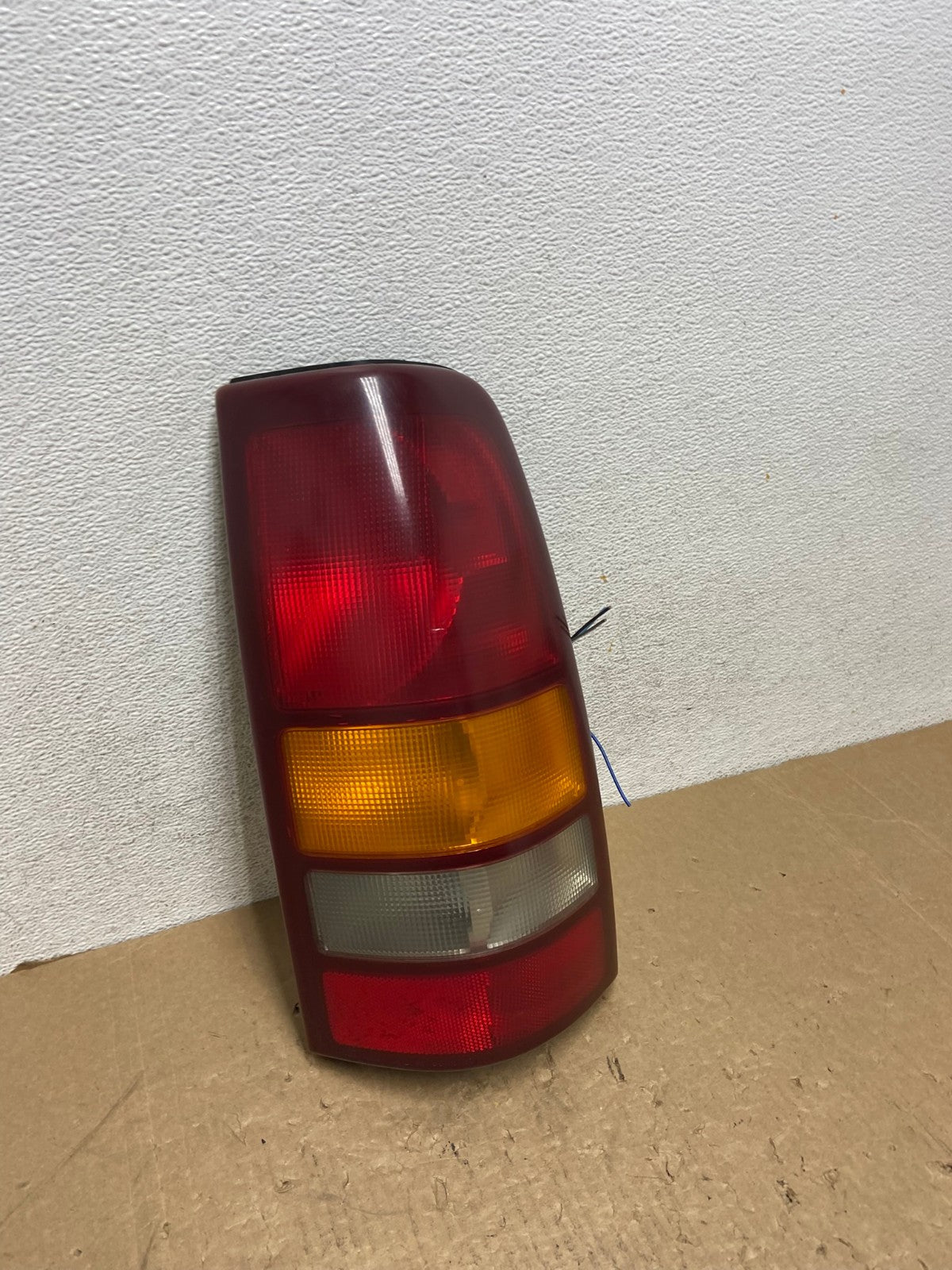 1999-2002 Chevrolet Silverado 1500 Right Passenger Side Tail Light AG1192 LK2