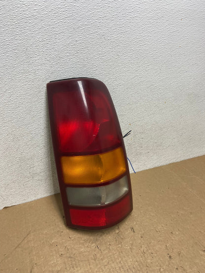 1999-2002 Chevrolet Silverado 1500 Right Passenger Side Tail Light AG1192 LK2