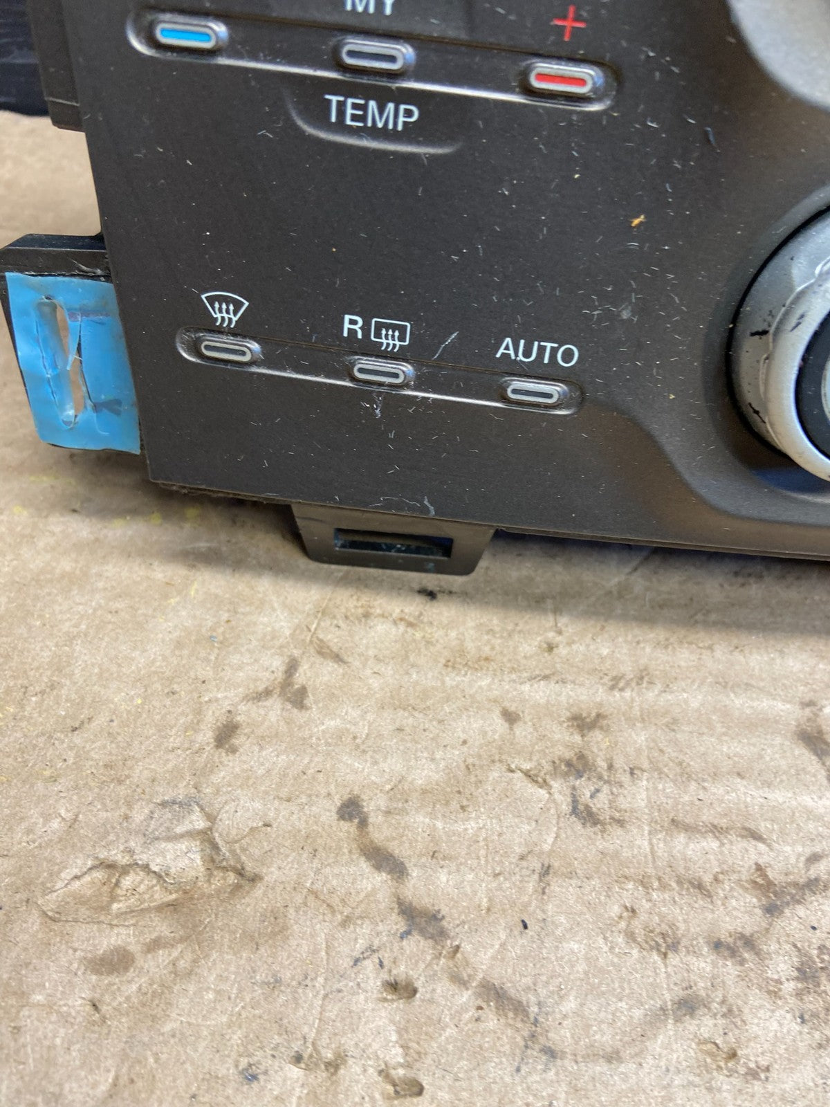 2011-2014 Ford Edge Heater Climate Control Radio CD Control Dash Bezel AF2236 DW4