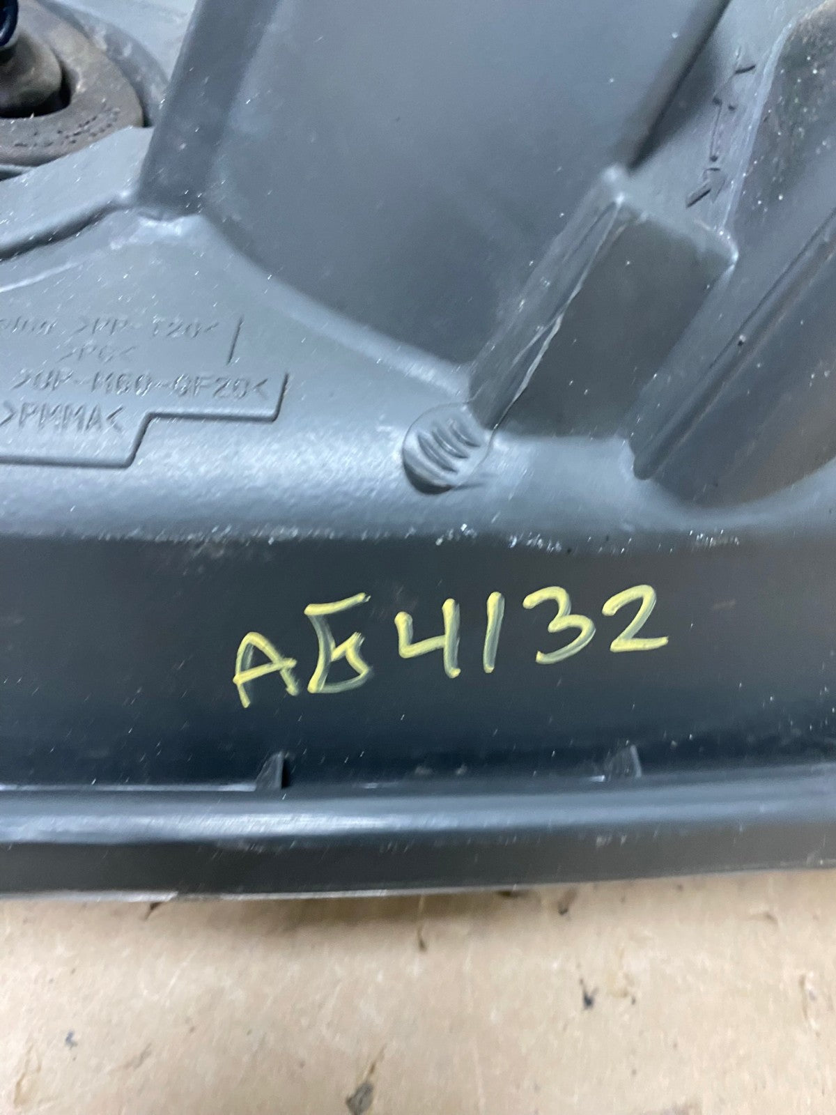 2001 2002 2003 Toyota Highlander Headlight Right Passenger RH Side AG4132 LK9