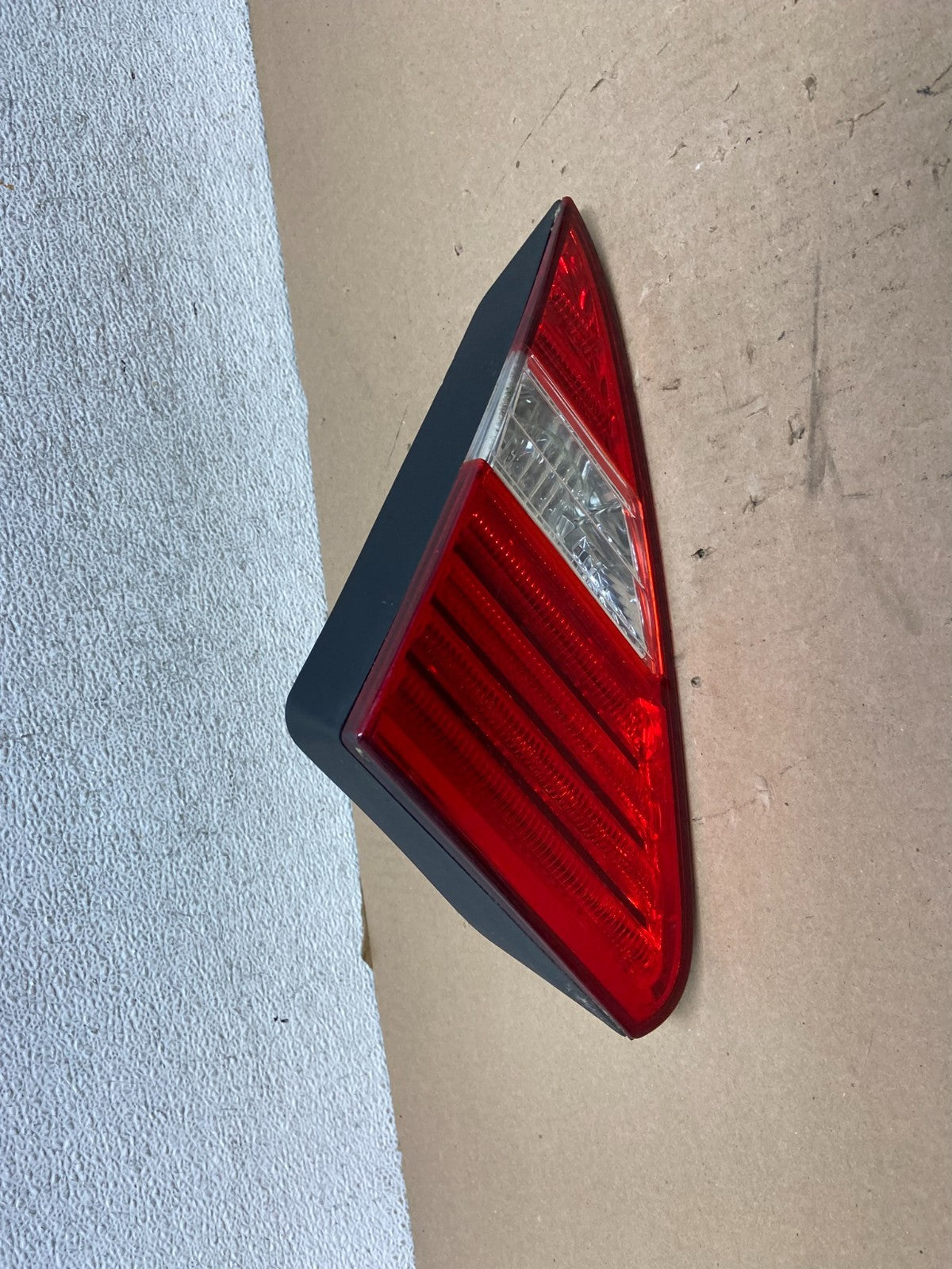 2004 to 2006 Lexus LS430 Left Driver Side Tail Light Inner AG34040