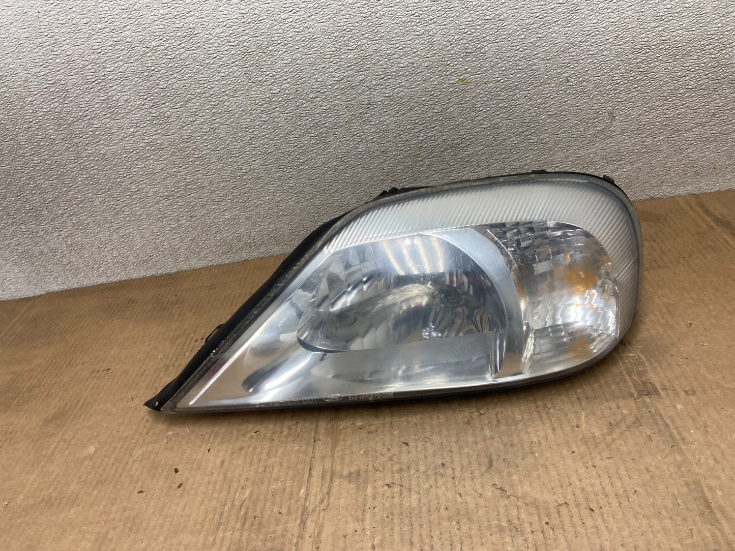 2000 to 2005 Mercury Sable Left Driver LH Side Halogen Headlight OEM AA6357 DW0