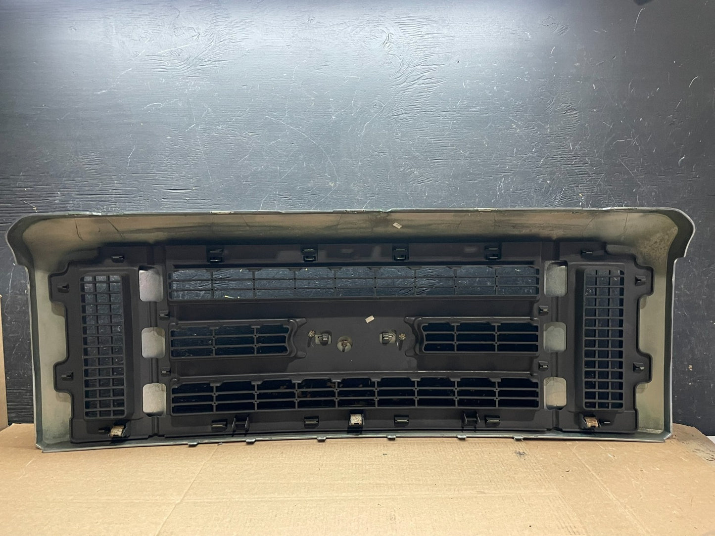 2008 to 2014 Ford Econoline E150 E250 Front Upper Chrome Grill Grille y9315 DG5