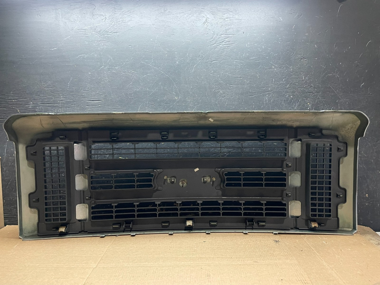 2008 to 2014 Ford Econoline E150 E250 Front Upper Chrome Grill Grille y9315 DG5