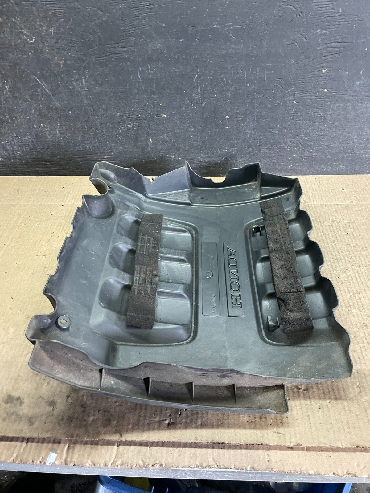 2005 to 2007 Honda Odyssey Black Engine Cover OEM i7810 DG7