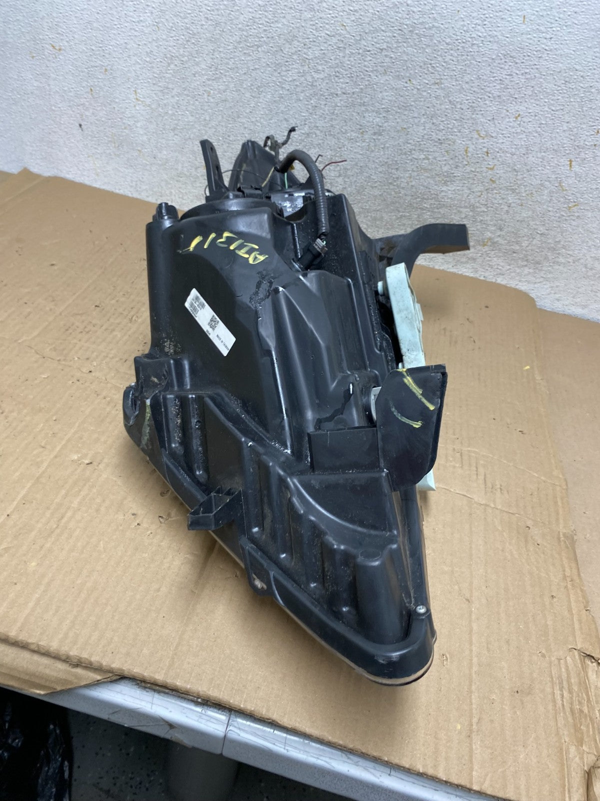 2013 to 2016 Nissan Pathfinder Right Passenger RH Side Headlight AI1311 DW9