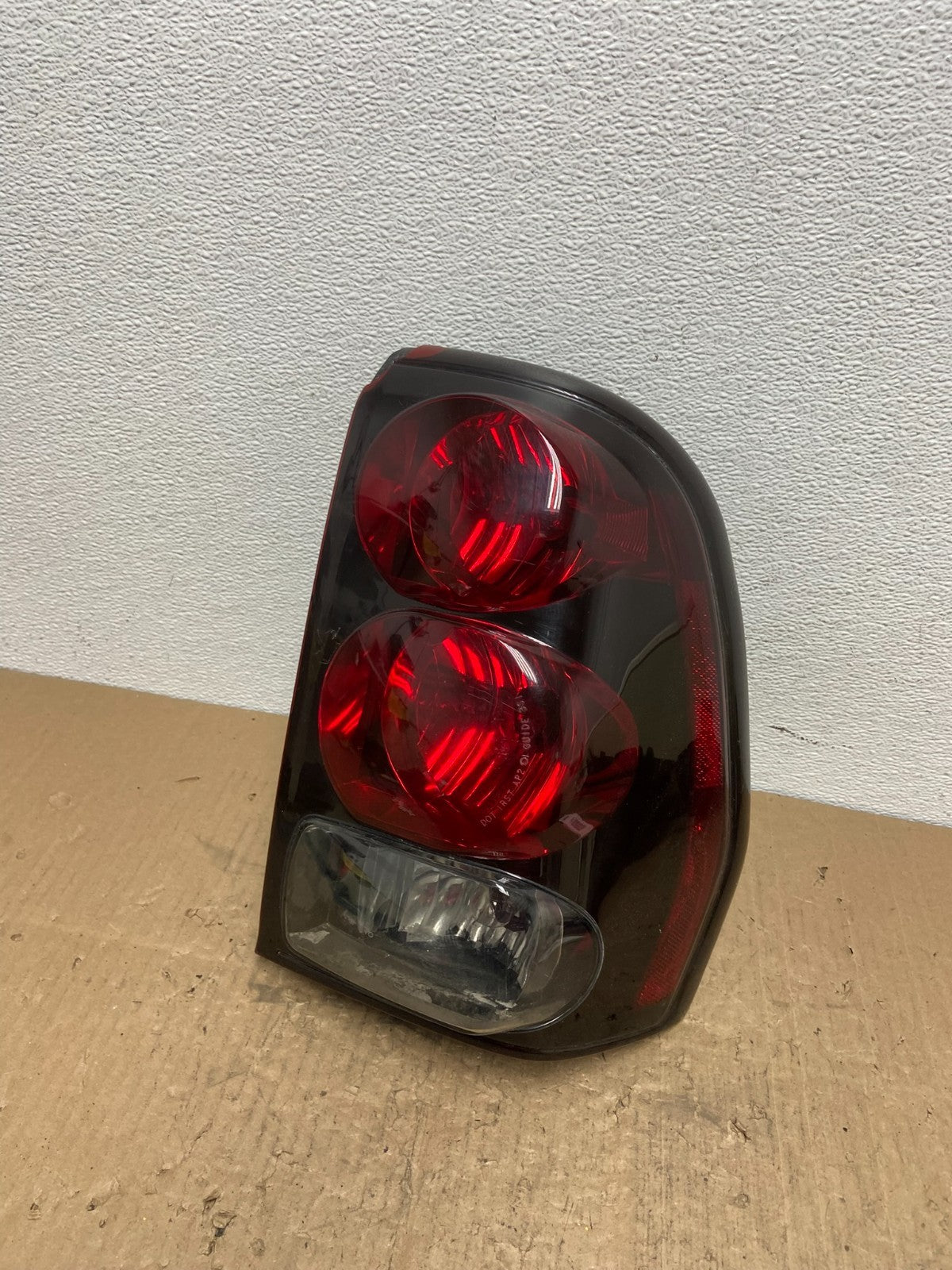 2002 to 2009 Chevrolet Trailblazer Right Passenger Rh Tail Light AB8556 DW0