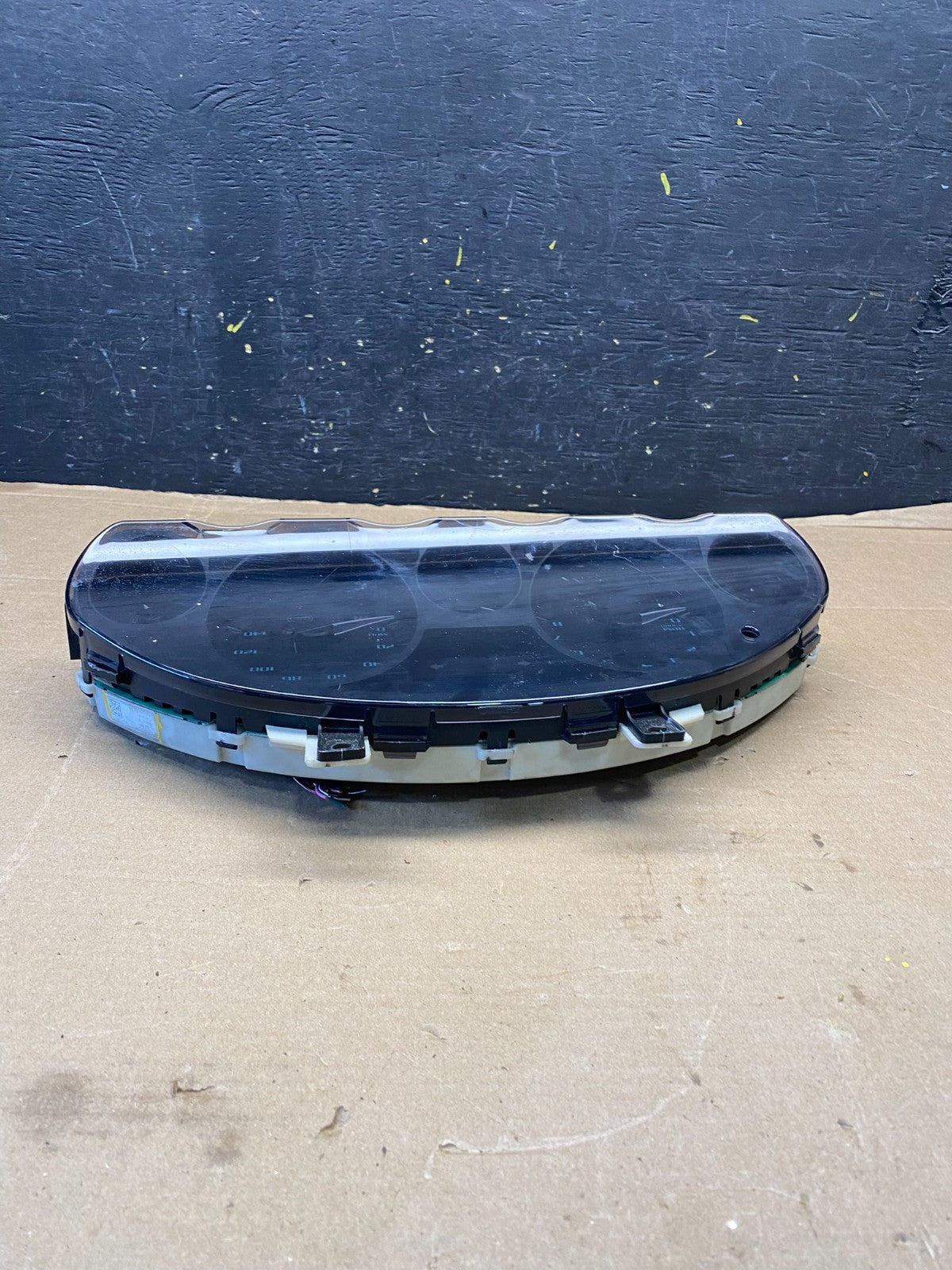 2008 to 2012 Buick Enclave Instrument Gauge Cluster Speedometer OEM R2500 DG4