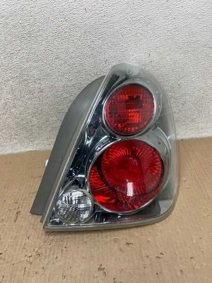 2005 to 2006 Nissan Altima Tail Light Right Passenger RH Side AJ1807 LK0
