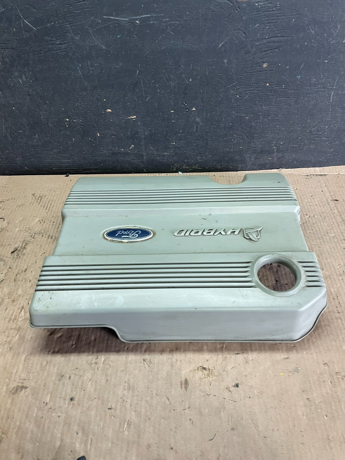 2006 to 2008 Ford Escape Hybrid Engine Motor Cover L9673 DG1