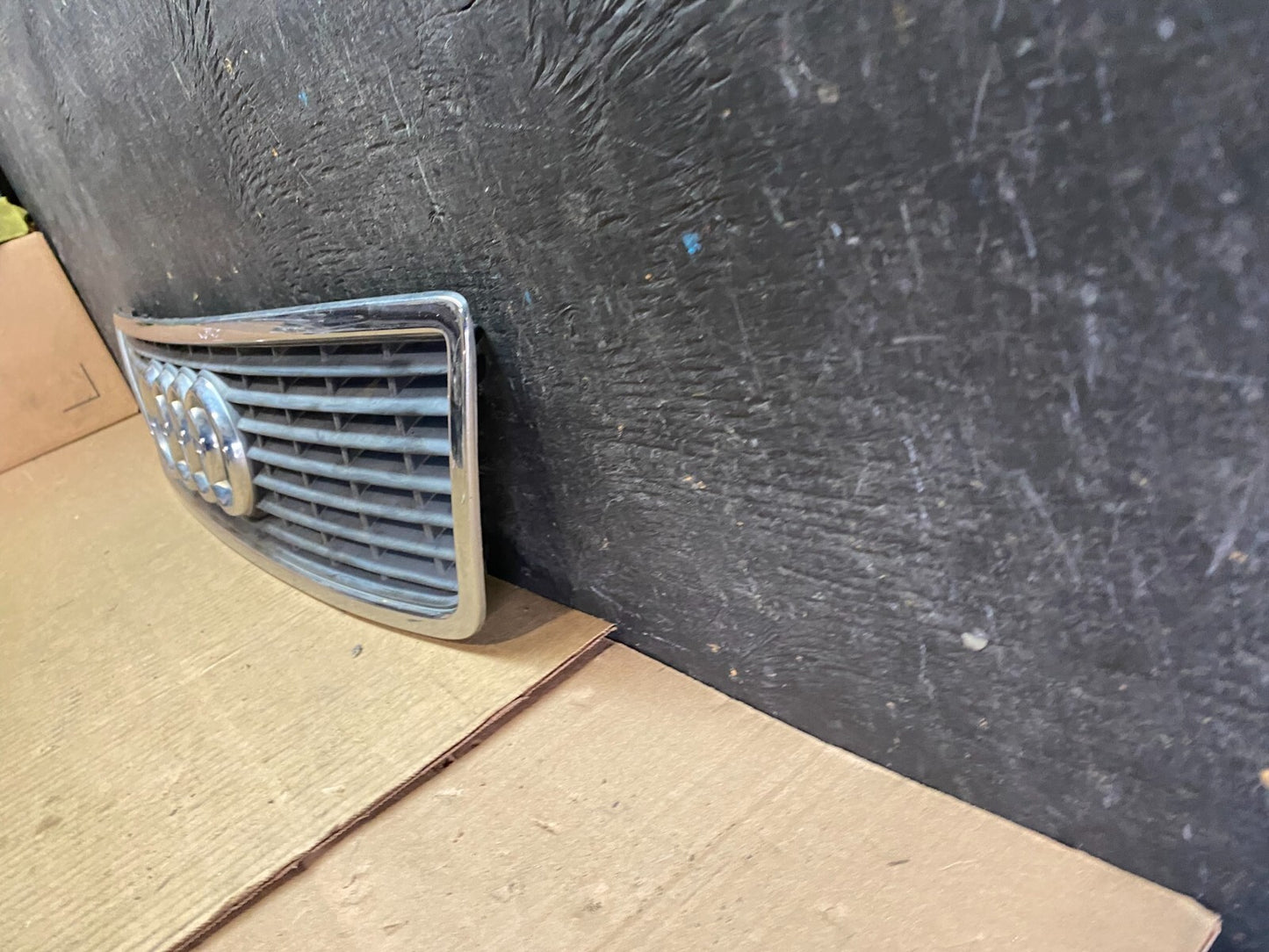 1997 1998 1999 Audi A8 Front Bumper Upper Grill Grille OEM DG1 J4078 DG1