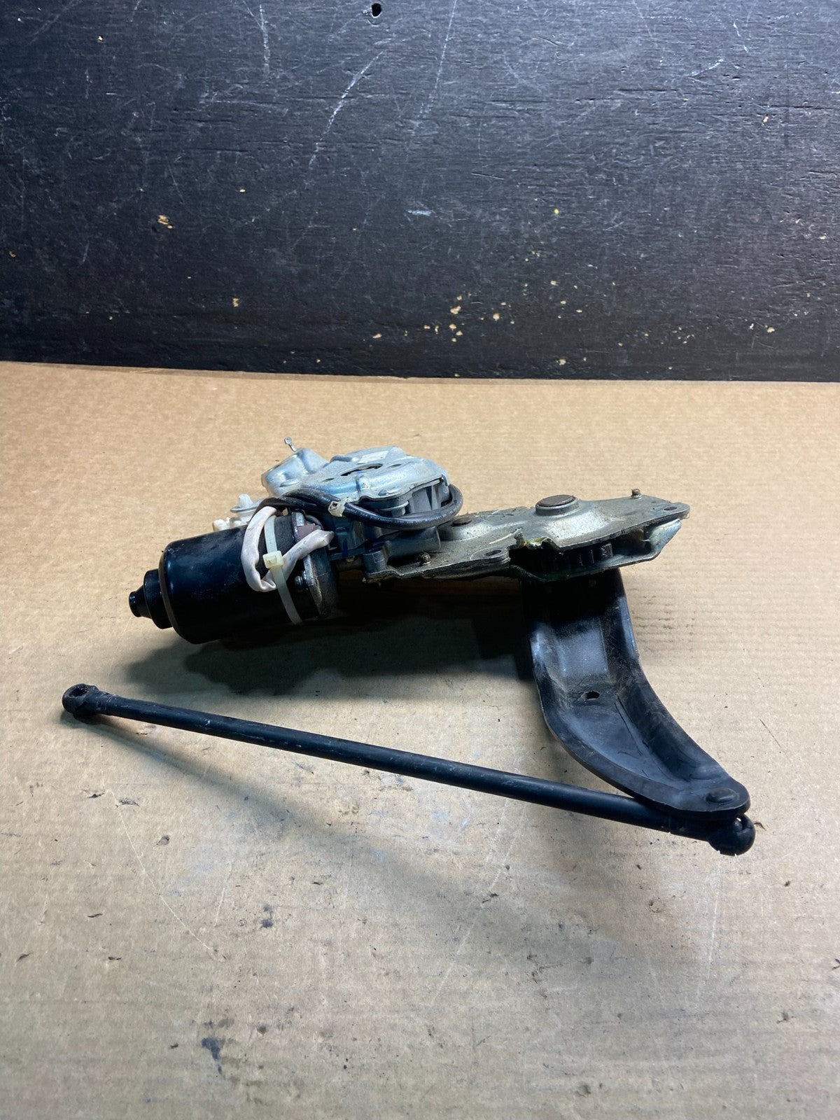 2004 2010 Toyota Sienna Liftgate Motor Trunk Lift Actuator 427107-10010 Z91812