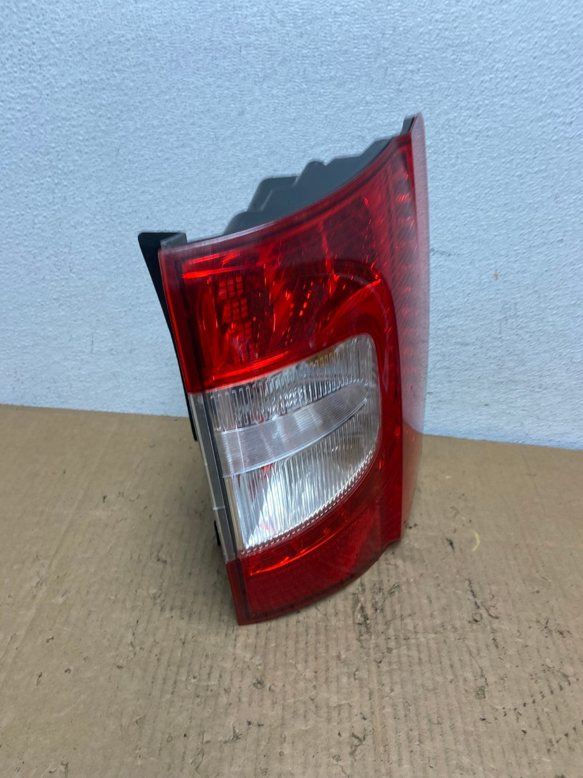 2011-2016 Chrysler Town and Country Right Passenger RH Tail Light AD1142 LK2