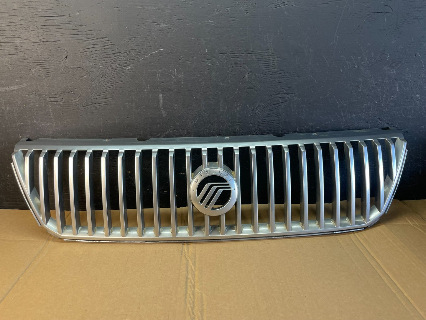 2004 to 2007 Mercury Monterey Front Grill Grille 3F23-17K945 ac5258 DG0