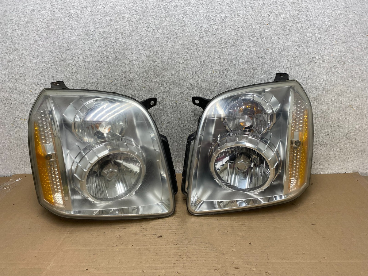 2007 - 2014 GMC Yukon Halogen Headlights Left+Right Side Set AH9478 DW0
