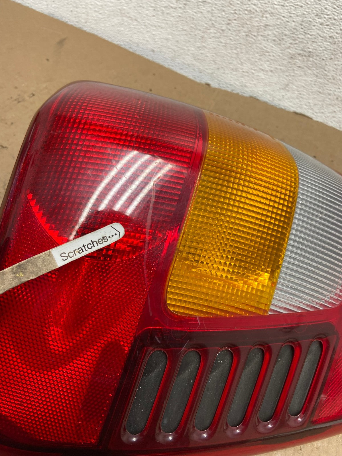 1999 - 2004 Jeep Grand Cherokee WJ Left Driver Lh Tail Light AD8190 LK3