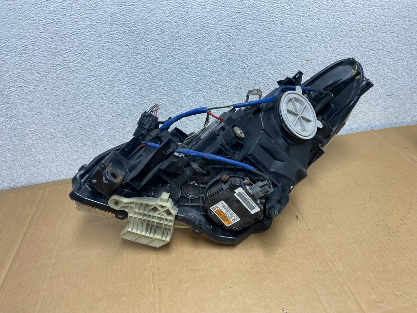 2010-2012 Infiniti G37 Right Passenger Side Xenon HID Headlight AD0729 DW10