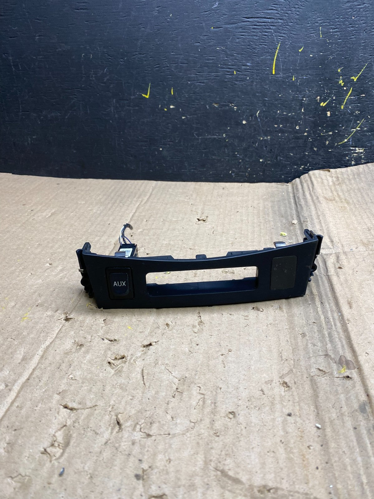 2009-2013 Toyota Corolla Dash Passenger Light Switch USB AUX Bezel X1845 DG0
