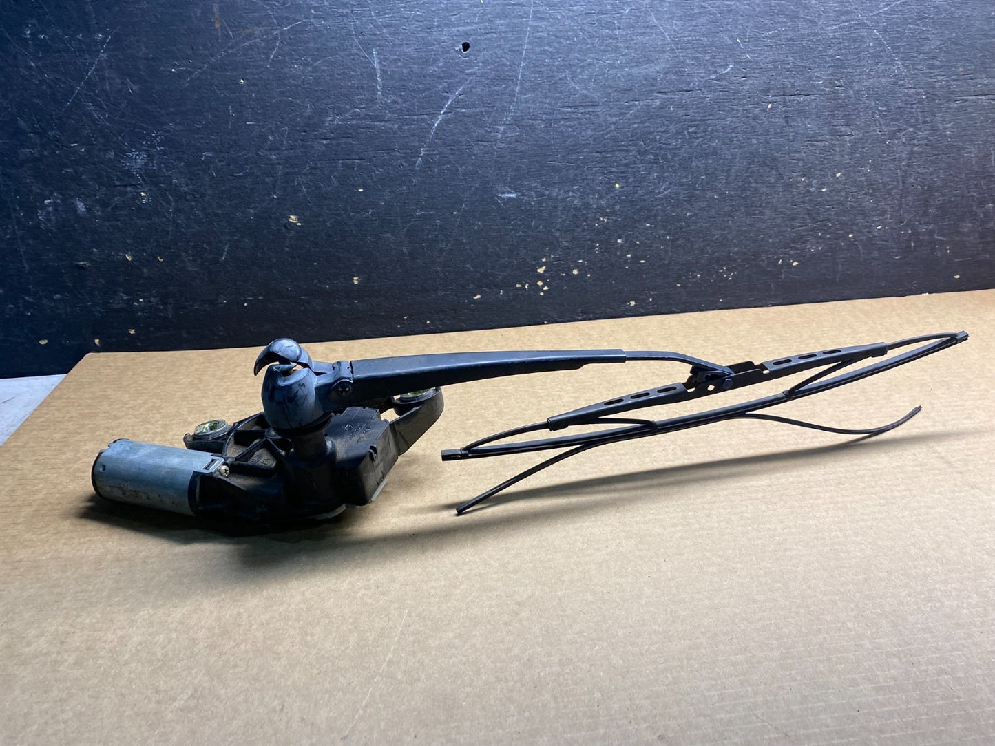 2002 - 2005 Mercedes W203 C320 C240Rear Glass Windshield Wiper Motor Z9033 DG3